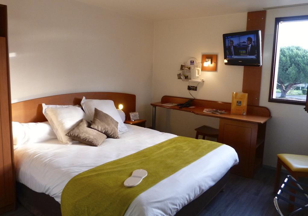 Le Roxane Hotel Saint-Laurent-des-Vignes Екстериор снимка