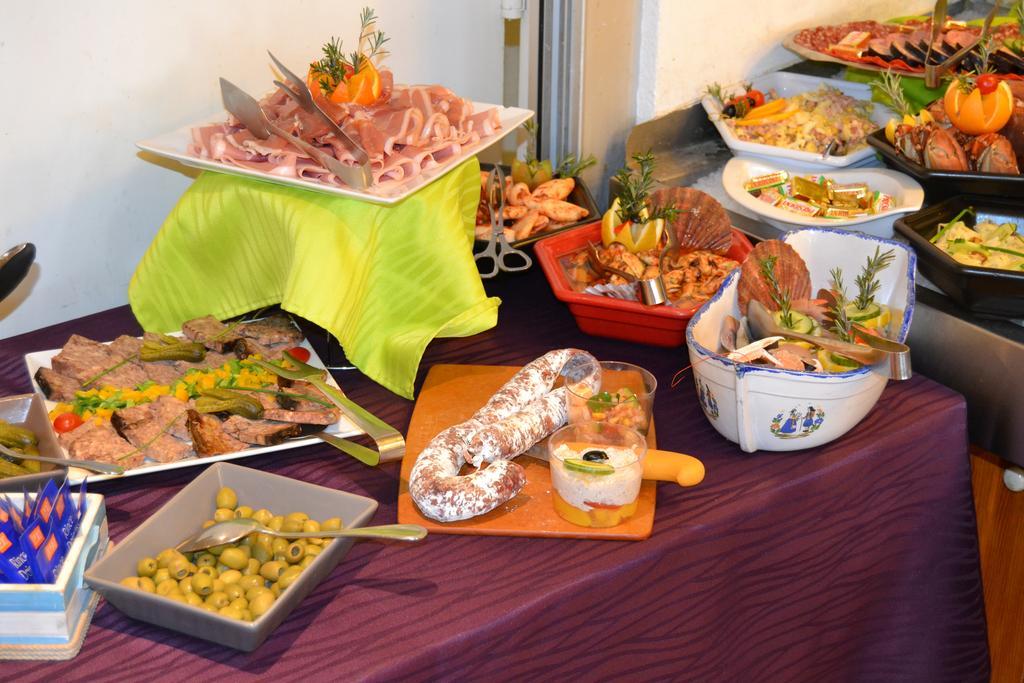 Le Roxane Hotel Saint-Laurent-des-Vignes Екстериор снимка