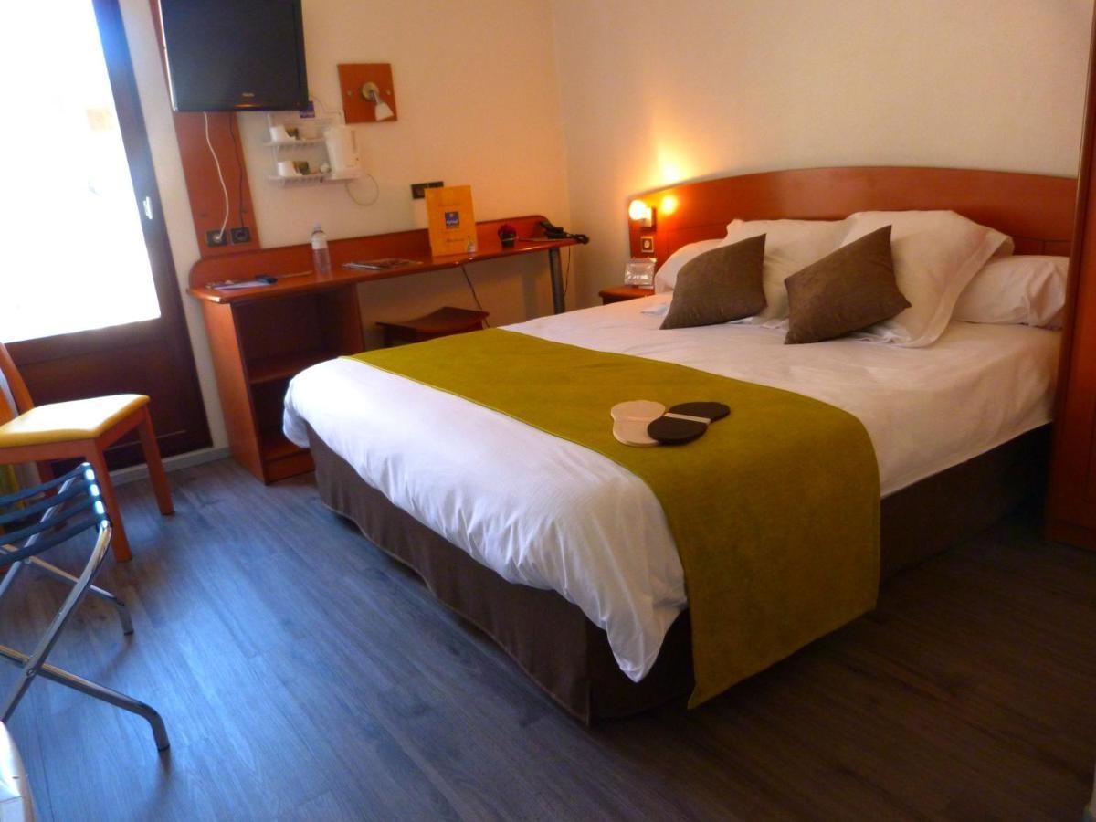 Le Roxane Hotel Saint-Laurent-des-Vignes Екстериор снимка