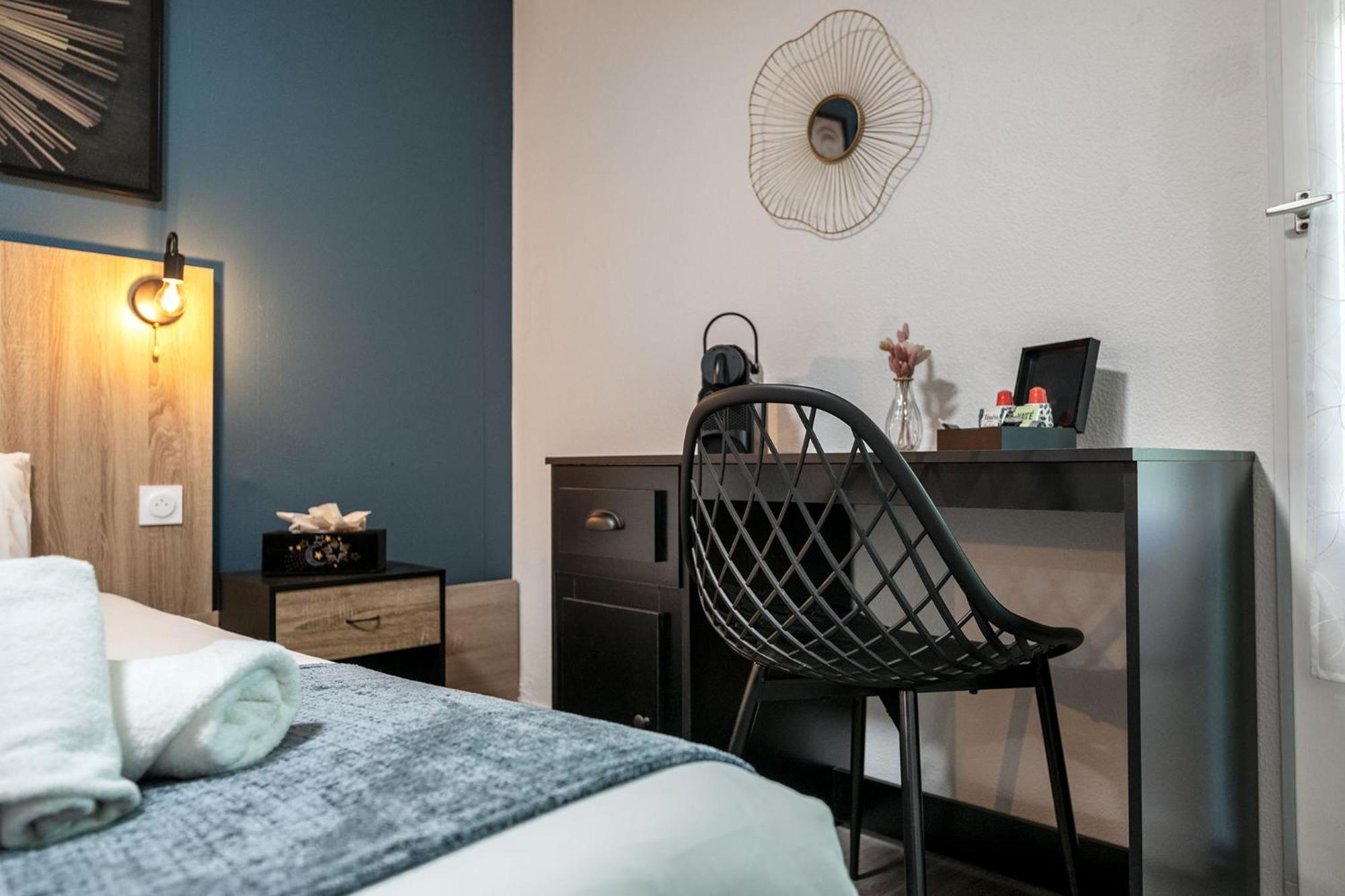 Le Roxane Hotel Saint-Laurent-des-Vignes Екстериор снимка