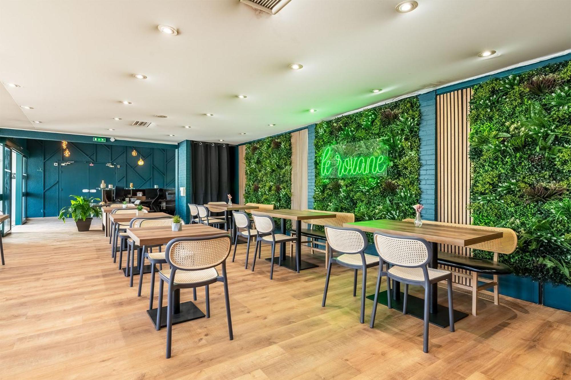 Le Roxane Hotel Saint-Laurent-des-Vignes Екстериор снимка