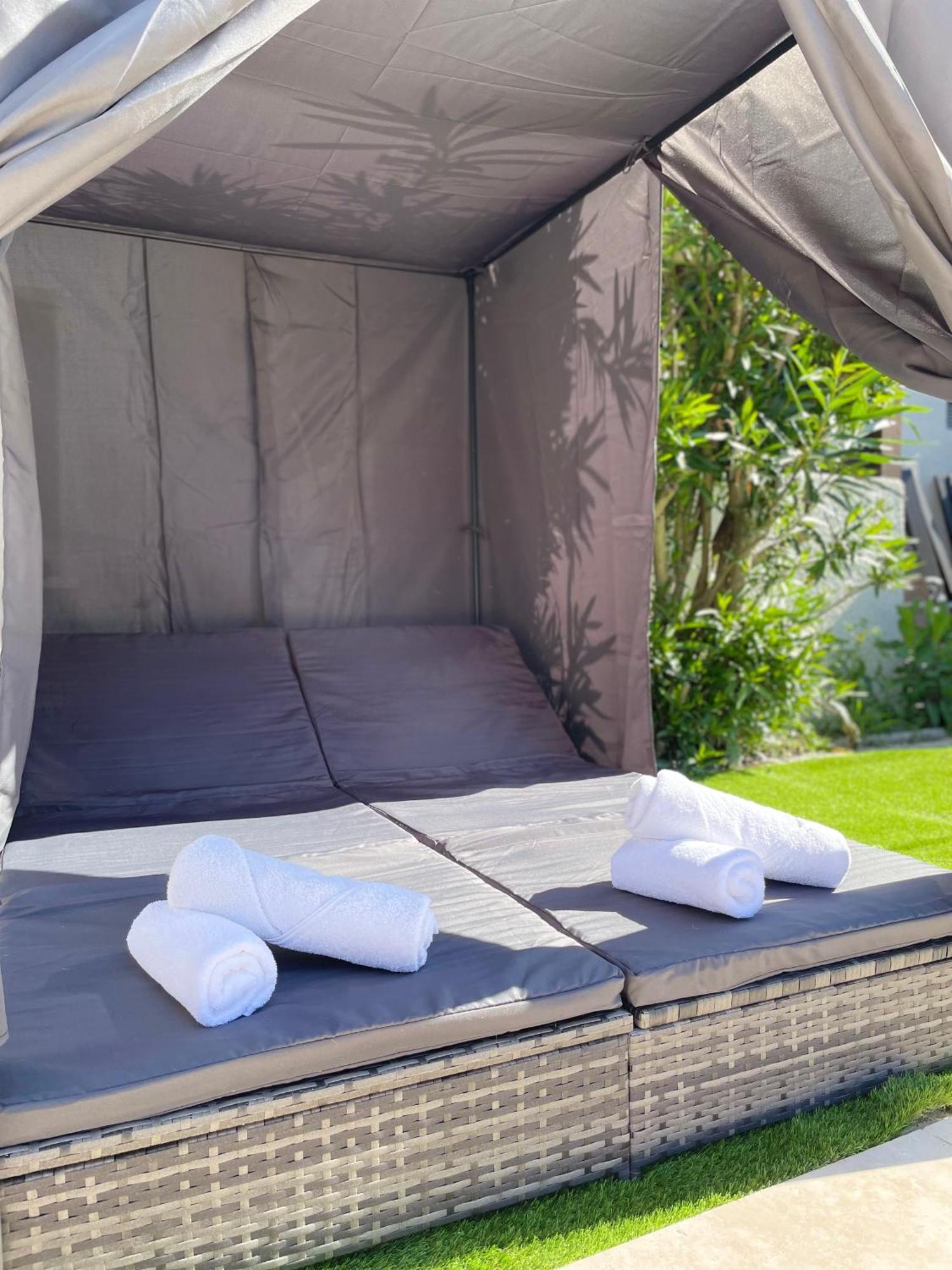 Le Roxane Hotel Saint-Laurent-des-Vignes Екстериор снимка