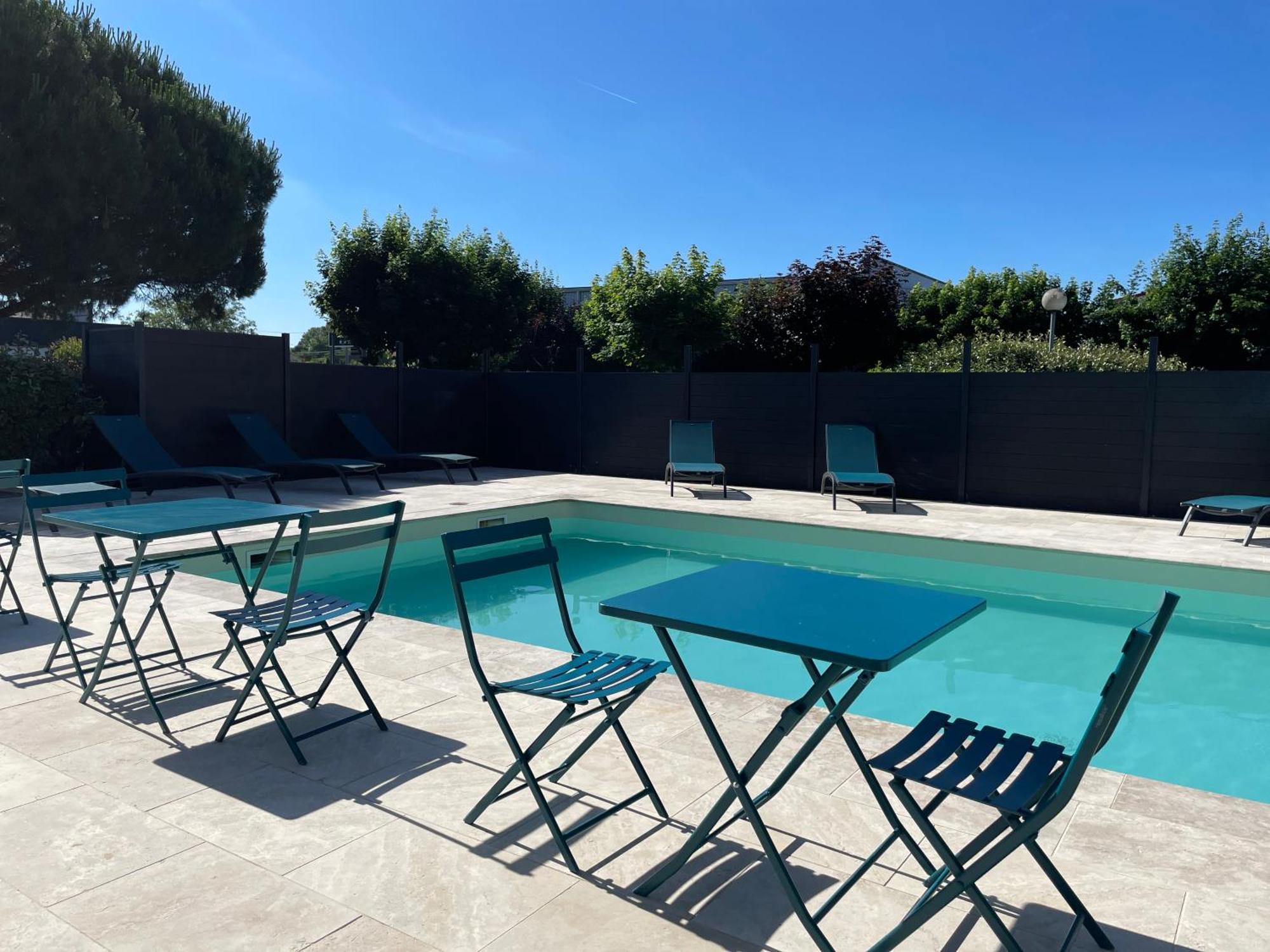 Le Roxane Hotel Saint-Laurent-des-Vignes Екстериор снимка