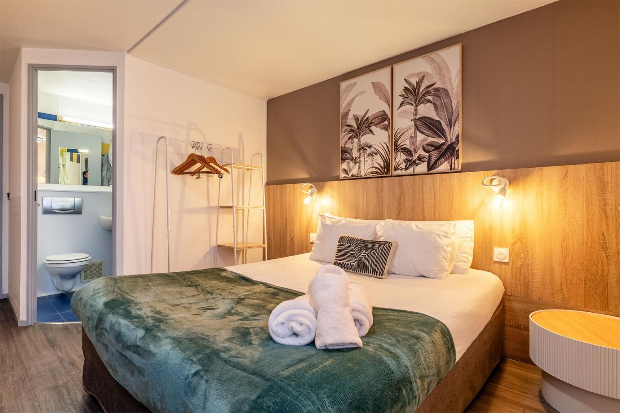 Le Roxane Hotel Saint-Laurent-des-Vignes Екстериор снимка