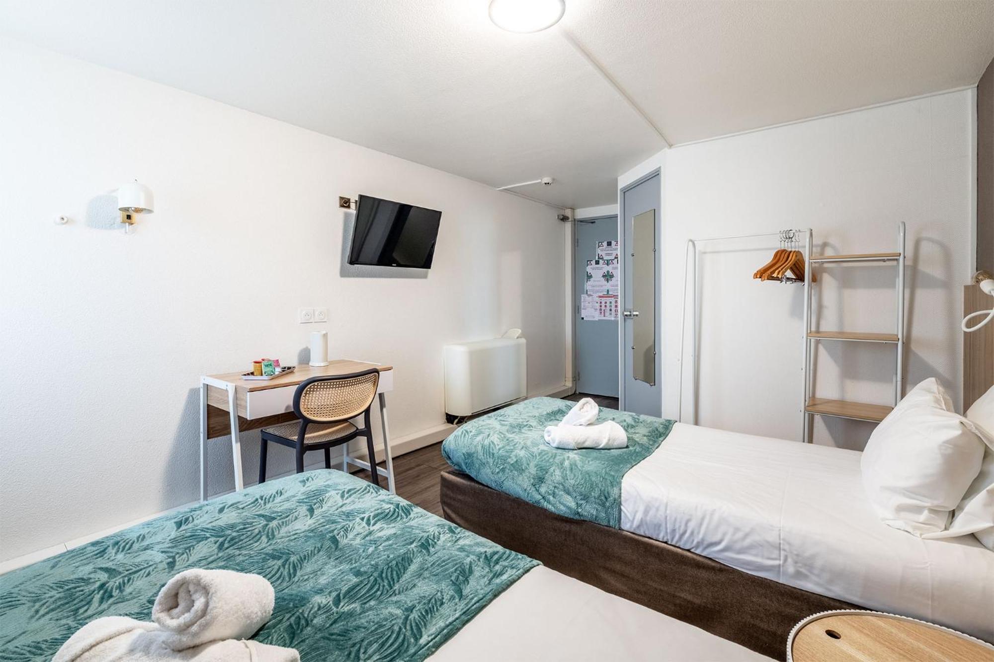 Le Roxane Hotel Saint-Laurent-des-Vignes Екстериор снимка