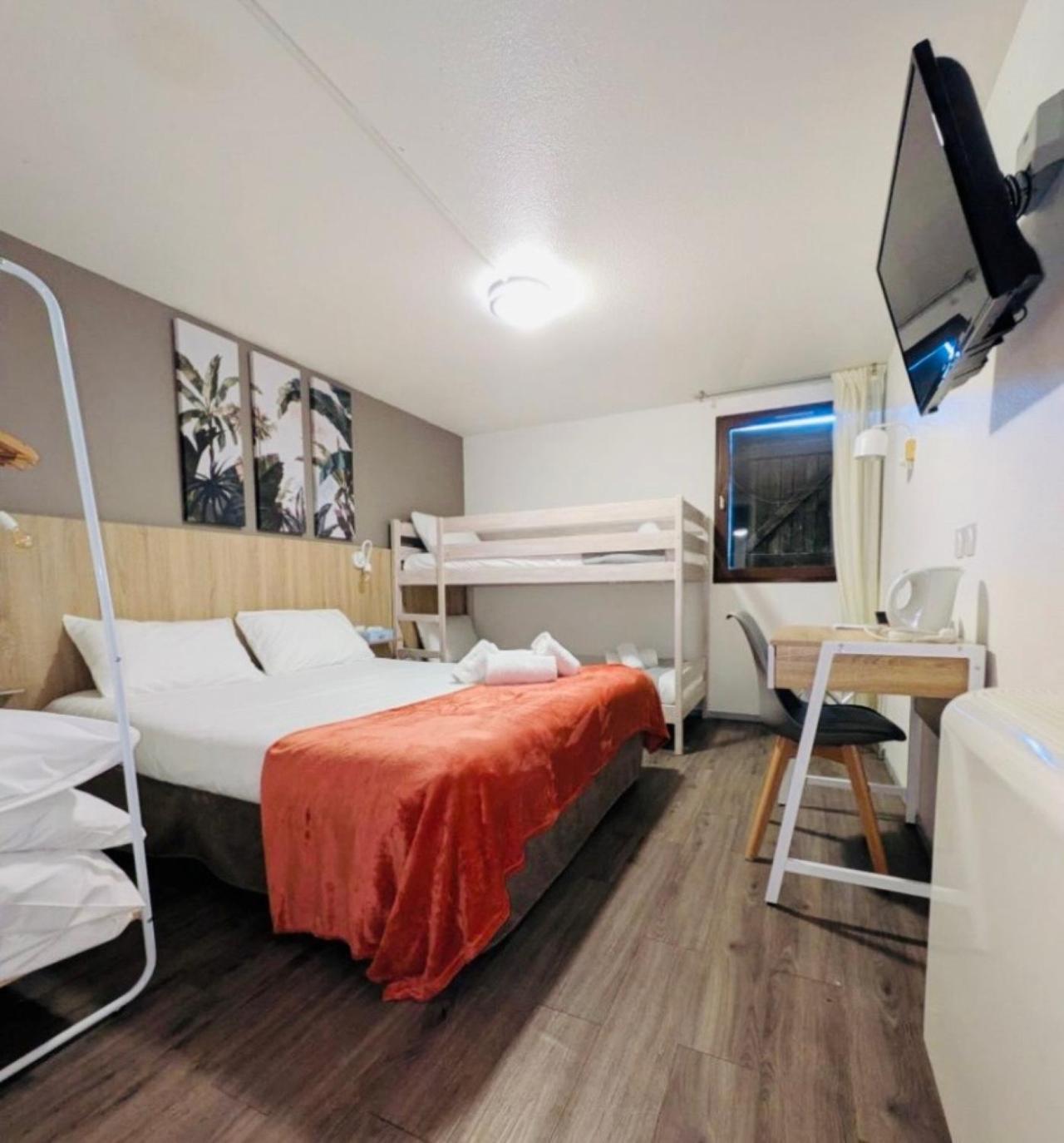 Le Roxane Hotel Saint-Laurent-des-Vignes Екстериор снимка