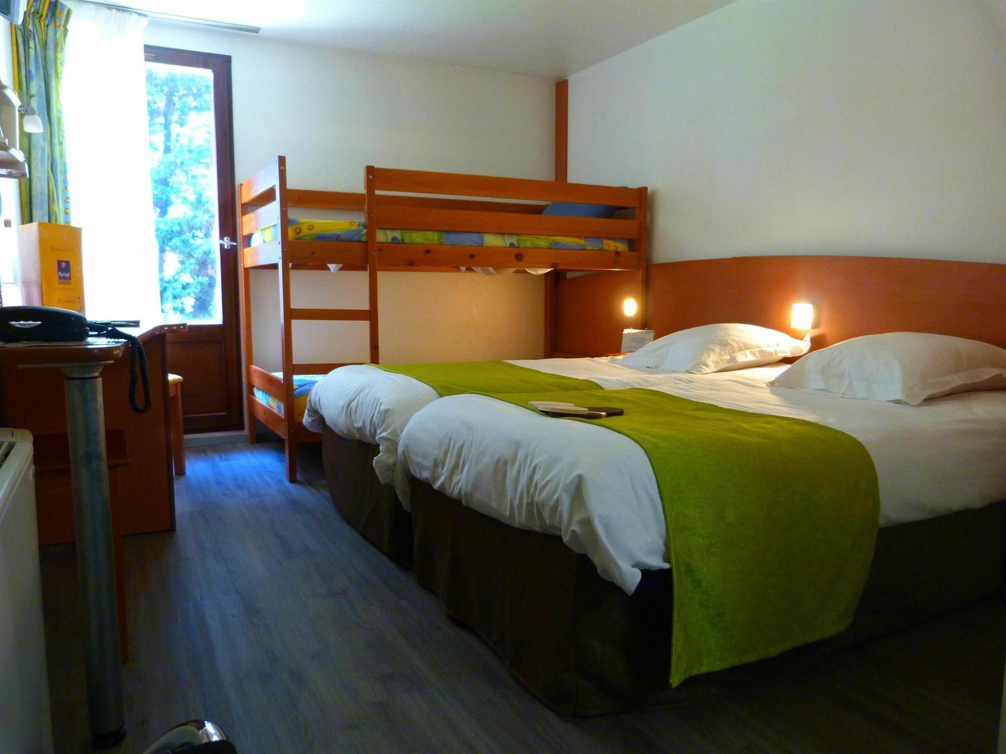 Le Roxane Hotel Saint-Laurent-des-Vignes Екстериор снимка