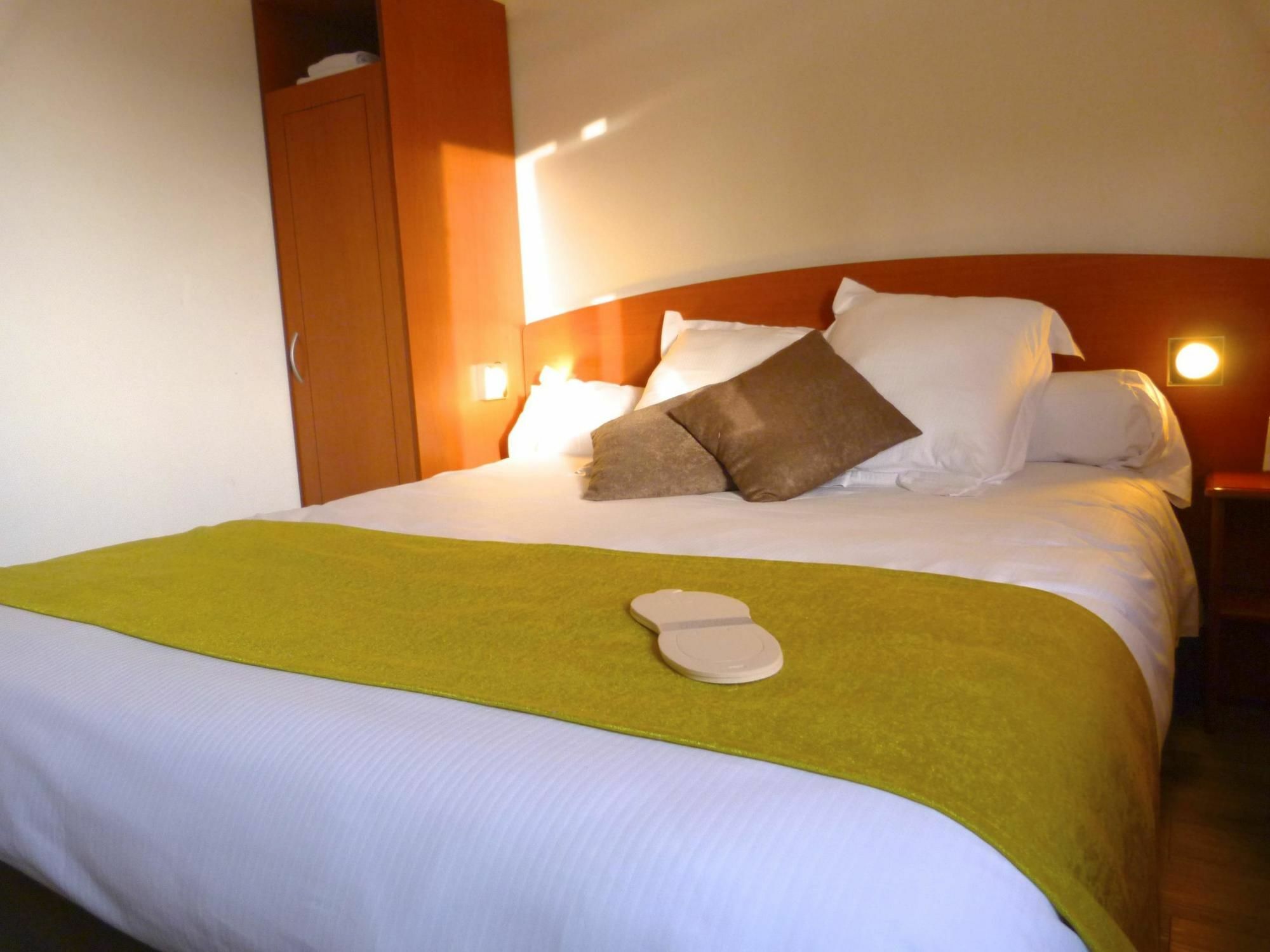 Le Roxane Hotel Saint-Laurent-des-Vignes Екстериор снимка