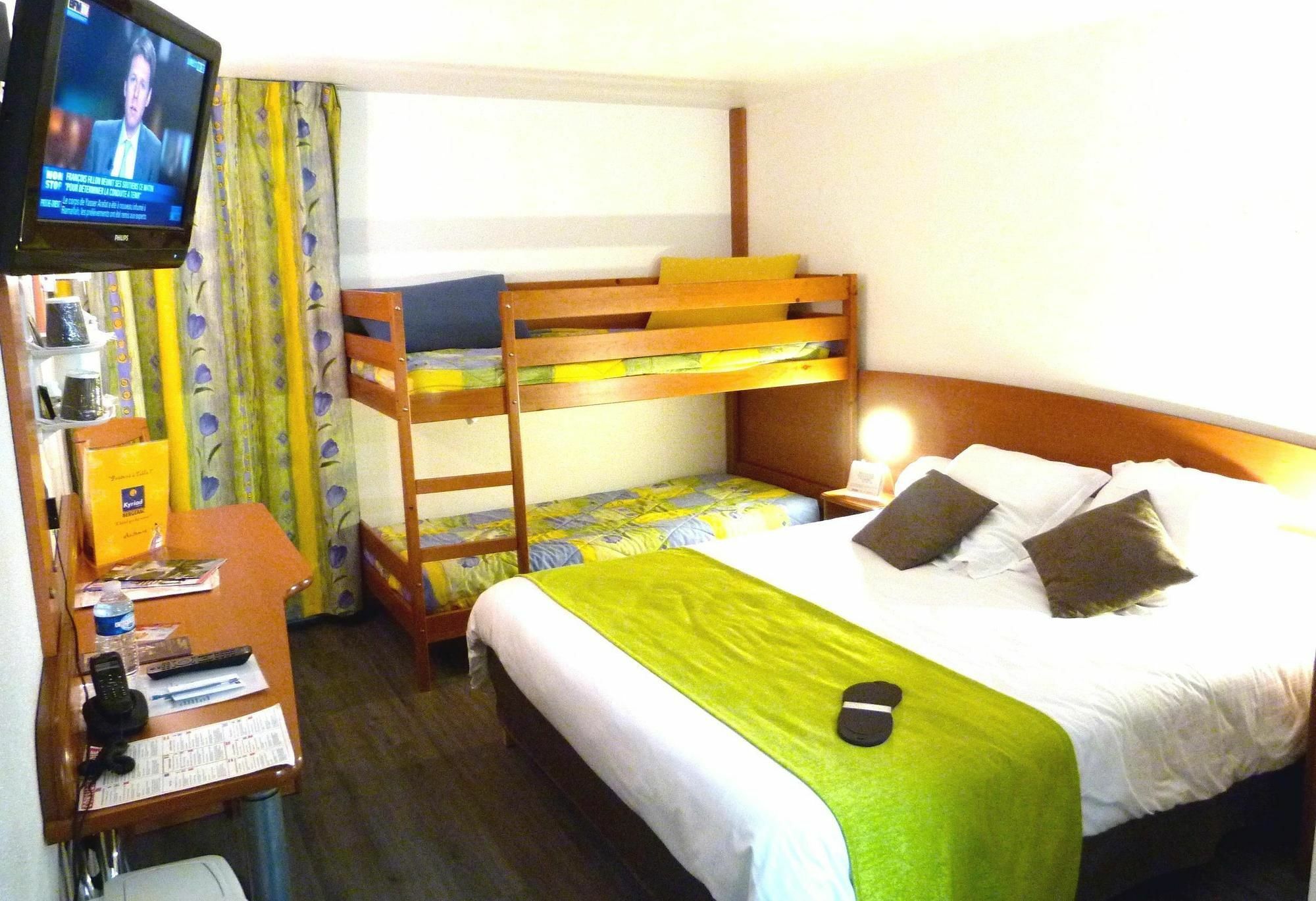 Le Roxane Hotel Saint-Laurent-des-Vignes Екстериор снимка